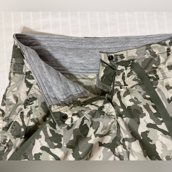 Nike Womens Camouflage Cargo Capri Pants Size XS Vintage Y2K 90’s Athlete Camo - Picture 5 of 13